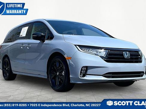 Used 2024 Honda Odyssey Sport image 1