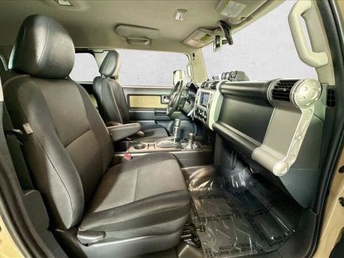 Used 2014 Toyota FJ Cruiser 4WD w/ Upgrade Package image 24