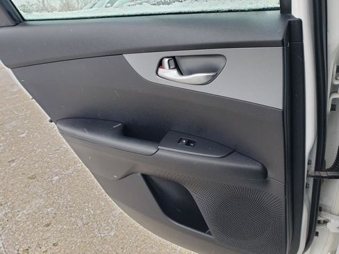 Used 2020 Kia Forte LXS image 18