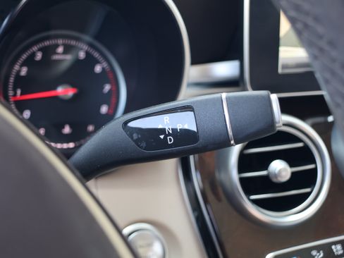 Used 2018 Mercedes-Benz GLC 300 4MATIC image 26