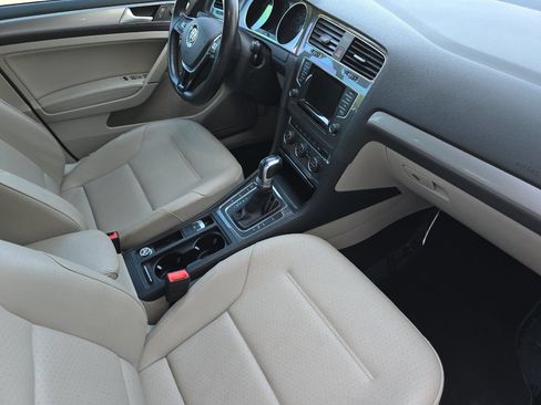 Used 2015 Volkswagen e-Golf SEL Premium FWD image 15