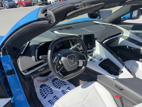 Used 2020 Chevrolet Corvette Stingray Preferred Cpe w/ 2LT Preferred Equipment Group RWD image 26