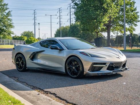 Used 2021 Chevrolet Corvette Stingray Coupe w/ Z51 Performance Package RWD image 4