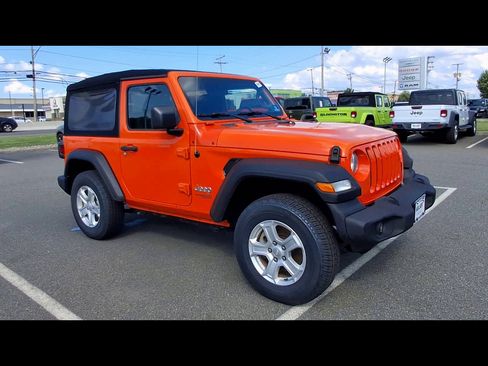 Used 2018 Jeep Wrangler Sport AWD/4WD image 2