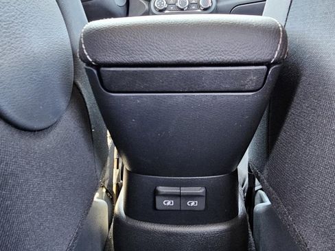 New 2025 Nissan Kicks Play S image 16