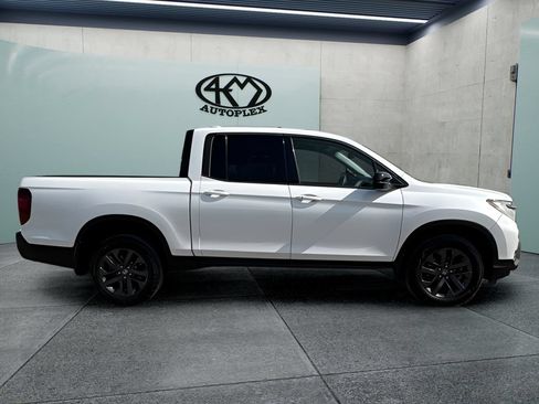 Used 2021 Honda Ridgeline Sport image 2