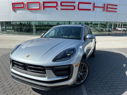 Certified 2025 Porsche Macan image 1