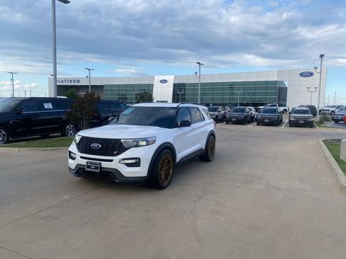 Used 2023 Ford Explorer ST w/ Equipment Group 401A AWD/4WD image 29