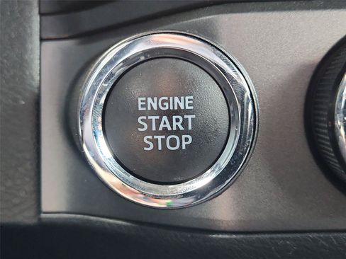 Used 2021 Toyota Tacoma TRD Off-Road w/ Technology Package AWD/4WD image 16