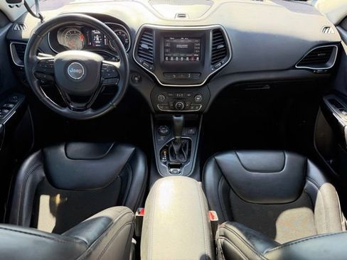 Used 2021 Jeep Cherokee Latitude Plus AWD/4WD image 9