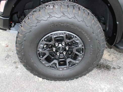 Used 2025 Ford F150 Raptor w/ Equipment Group 803A Raptor R AWD/4WD image 13