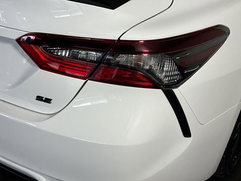 Used 2022 Toyota Camry SE w/ Convenience Package FWD image 34