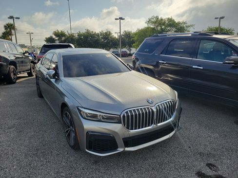 Used 2020 BMW 740i xDrive w/ M Sport Package AWD/4WD image 27