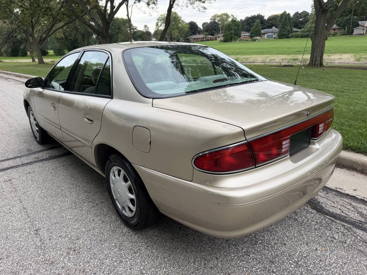 Used 2004 Buick Century Custom FWD image 3