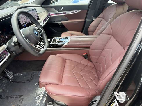 Used 2026 BMW 750e xDrive AWD/4WD image 15