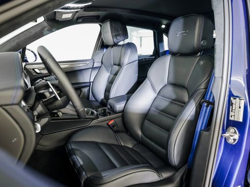 New 2026 Porsche Macan GTS image 5