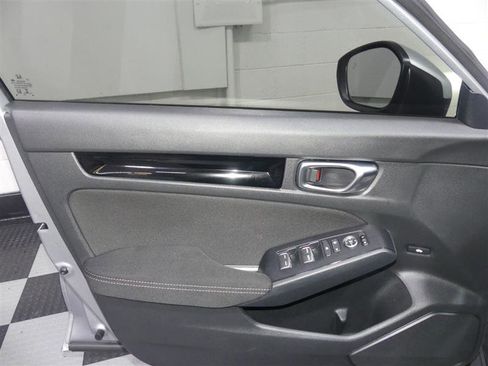 Used 2023 Honda Civic EX image 18
