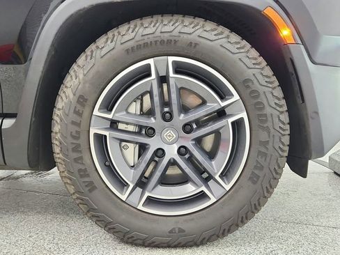 Used 2025 Rivian R1S Adventure image 14