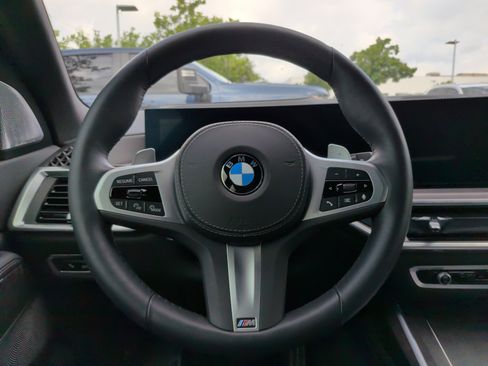 Certified 2026 BMW X7 xDrive40i w/ M Sport Package AWD/4WD image 22