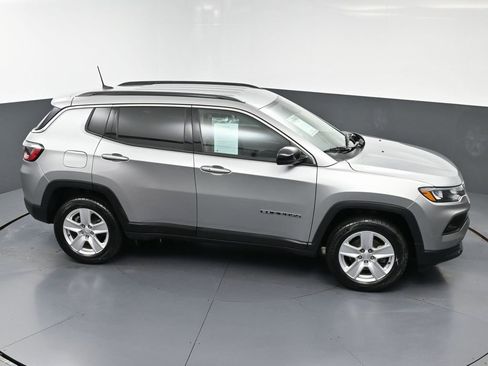 Used 2022 Jeep Compass Latitude image 46