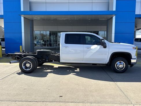 New 2026 Chevrolet Silverado 3500 LT w/ Convenience Package image 2