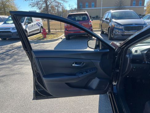 Used 2024 Nissan Sentra SV image 23