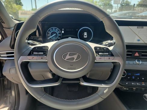 Used 2024 Hyundai Elantra SEL w/ Convenience Package FWD image 20