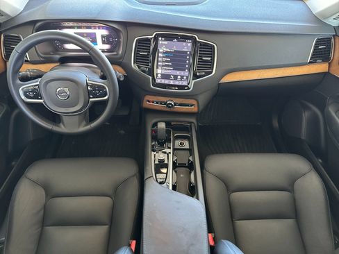 Certified 2024 Volvo XC90 T8 Plus w/ Protection Package Premier AWD/4WD image 4