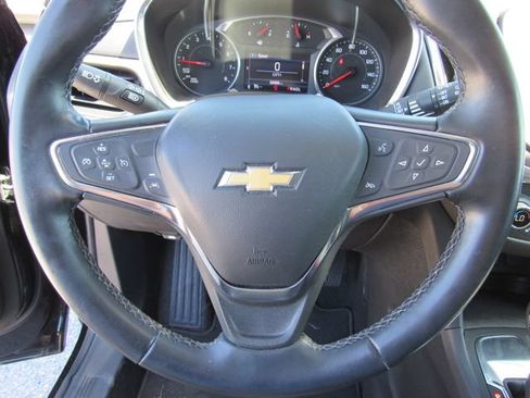 Used 2024 Chevrolet Equinox LT FWD image 30