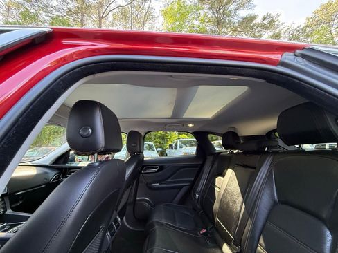 Used 2019 Jaguar F-PACE Prestige AWD/4WD image 43