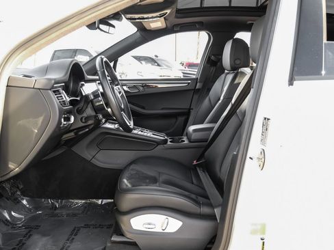 Used 2020 Porsche Macan Base image 35