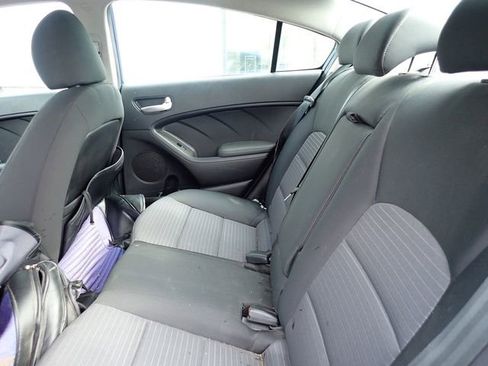 Used 2018 Kia Forte LX w/ LX Popular Package image 10