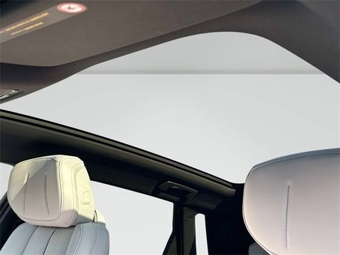 New 2026 Cadillac Lyriq Luxury image 9