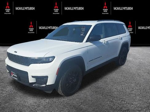 Used 2024 Jeep Grand Cherokee L Laredo AWD/4WD image 6
