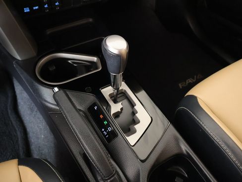 Used 2018 Toyota RAV4 Limited FWD image 8