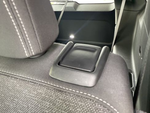 Used 2025 Chevrolet Traverse LT image 38