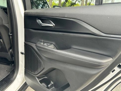 Used 2024 Jeep Grand Cherokee Laredo X RWD image 29