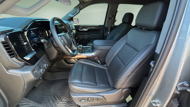 Used 2024 Chevrolet Silverado 1500 RST w/ Convenience Package II AWD/4WD image 18