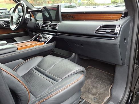 Certified 2023 Lincoln Navigator L Black Label AWD/4WD image 7