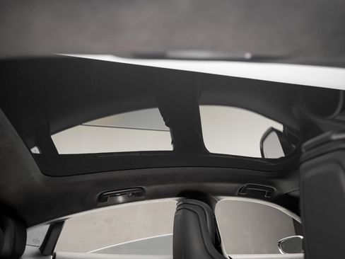 Used 2023 Porsche Taycan GTS image 70