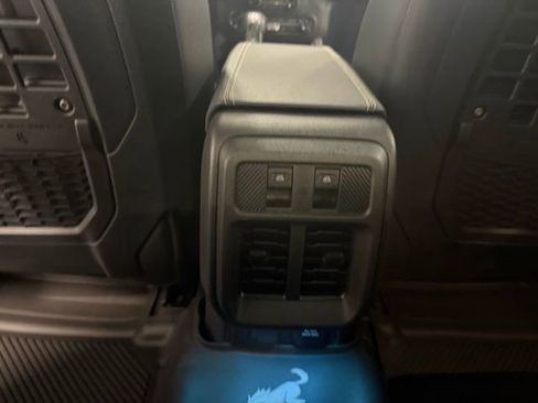 New 2025 Ford Bronco Badlands image 16