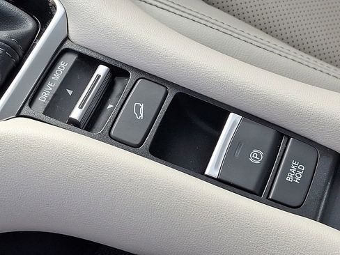 Used 2023 Honda HR-V EX-L image 26