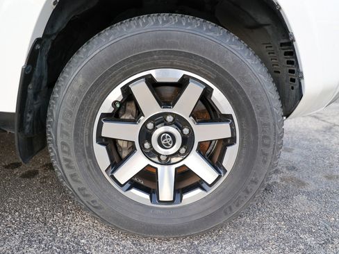 Used 2019 Toyota 4Runner TRD Off-Road image 14