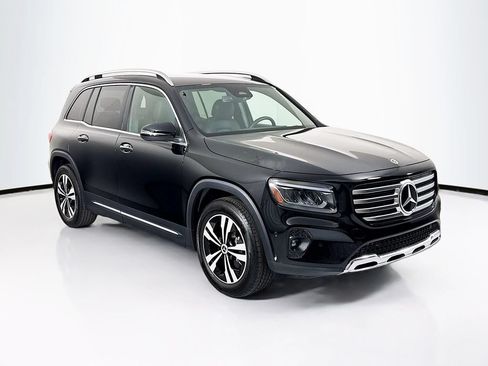 Used 2025 Mercedes-Benz GLB 250 image 3