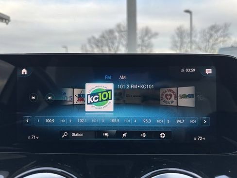 Certified 2022 Mercedes-Benz GLB 250 4MATIC image 21