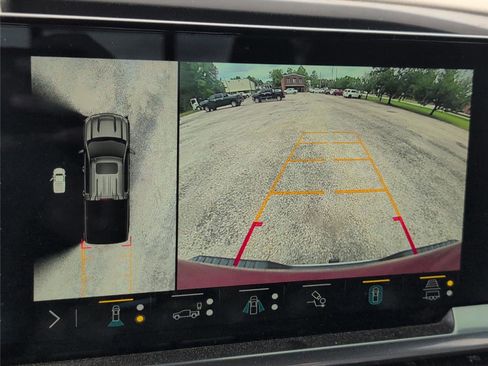 Used 2023 Chevrolet Silverado 1500 LTZ AWD/4WD image 18