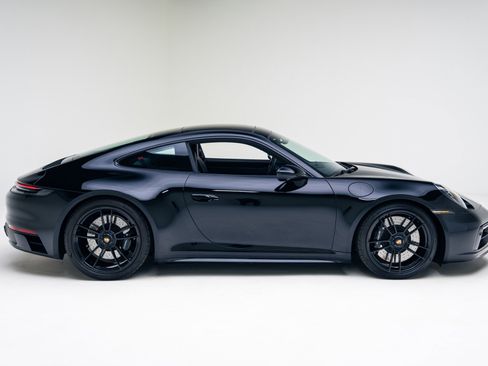 Used 2024 Porsche 911 Carrera GTS image 19