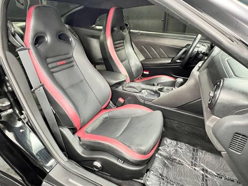 Used 2019 Nissan GT-R Premium w/ Premium Interior Package AWD/4WD image 6