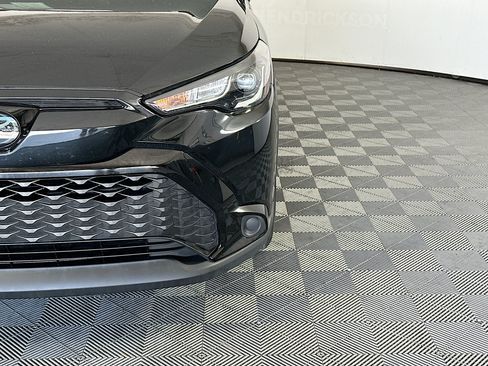 Used 2024 Toyota Corolla Cross AWD Hybrid image 9