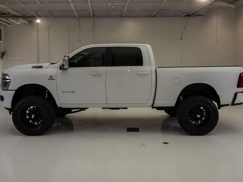 Used 2026 RAM 2500 Laramie AWD/4WD image 6